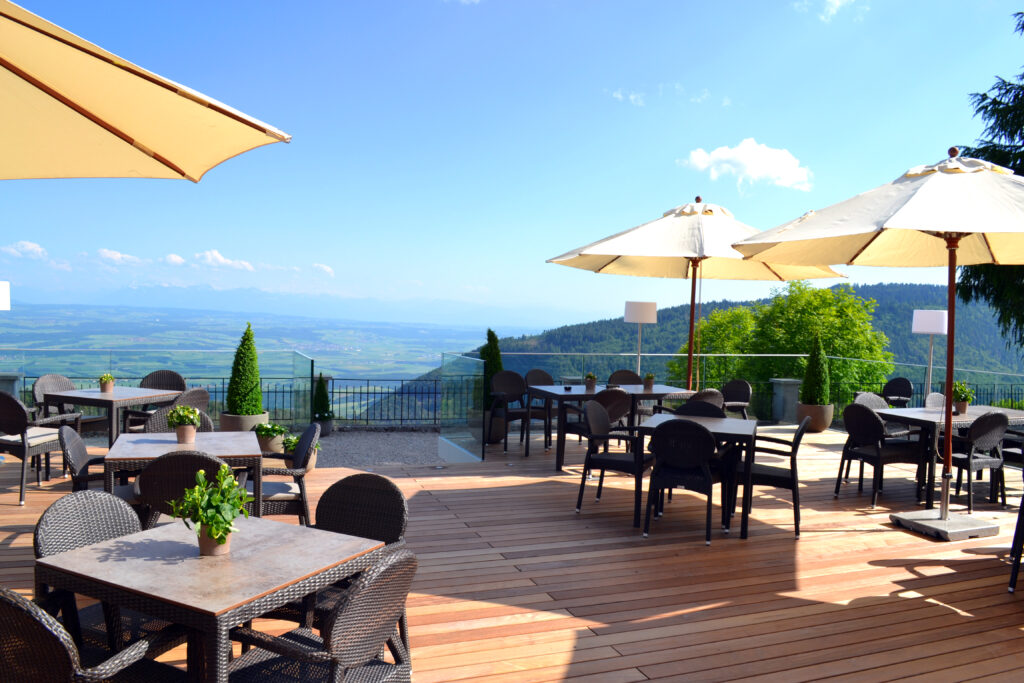 Terrasse Hôtel des Rasses Ste Croix