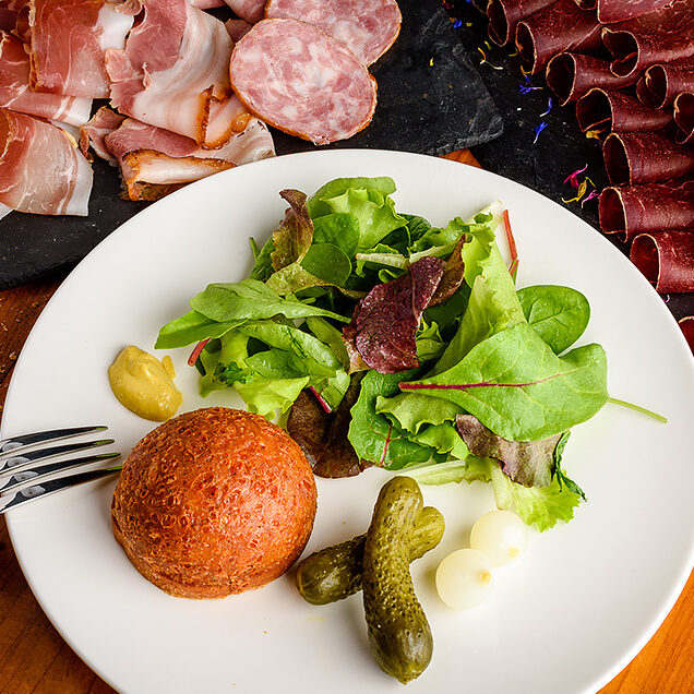 Gourmet restaurants and regional specialties around Nyon