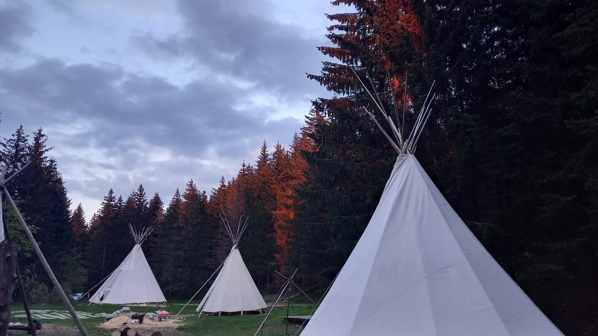 Village de Tipis à la Vallée de Joux