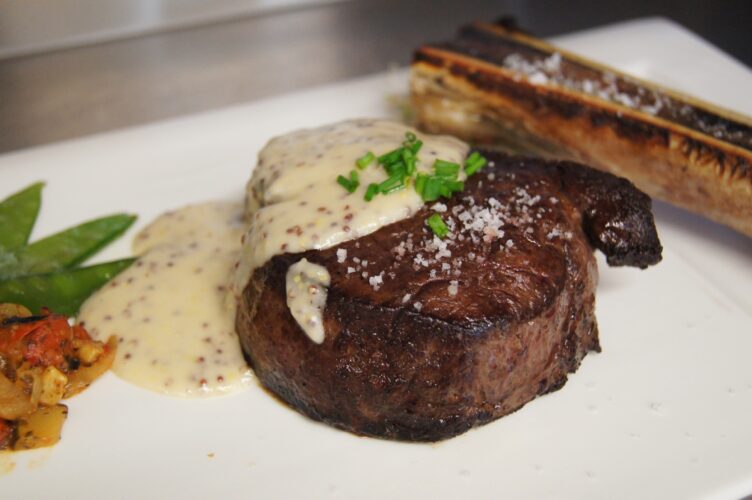 Café de la Poste in Villars-Mendaz - Gemütliches und freundliches Landgasthofrestaurant