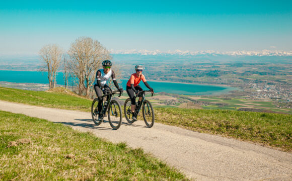 Le Nord vaudois au printemps : entre gravel et patrimoine